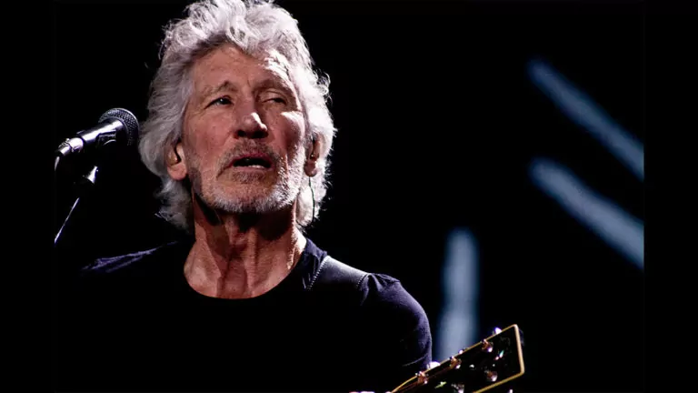 Pink Floyd Co-Founder Roger Waters Talks About Mark Zuckerberg