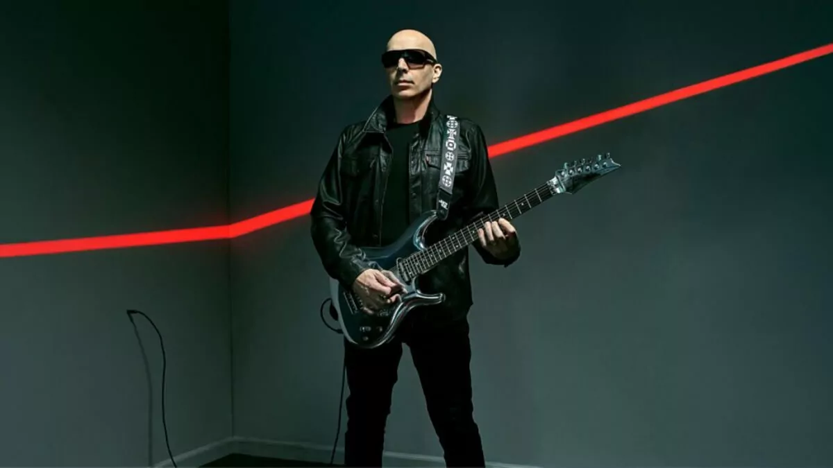 Joe Satriani Talking About Young Kirk Hammett Remind of Tony Iommi