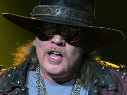 axl-rose-net-worth-life-albums-prizes-highlights-and-more